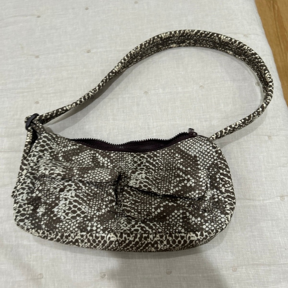 BAGGU Snake Skin Cargo Shoulder bag